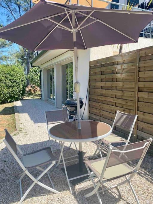 Appartement 2-4 Pers. Piscine, Entre Aix Et Cassis La Destrousse Esterno foto